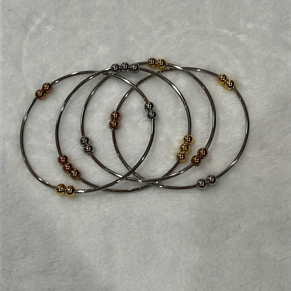Silver tone 4 linked stainless steel bangle bracelet with tricolored balls 8.6”